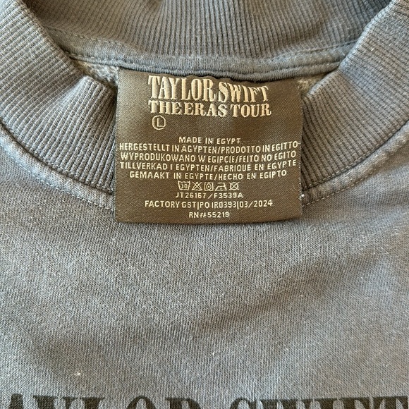 Taylor Swift The Eras Tour Official Merch NWT Large from Indianapolis - Picture 2 of 6